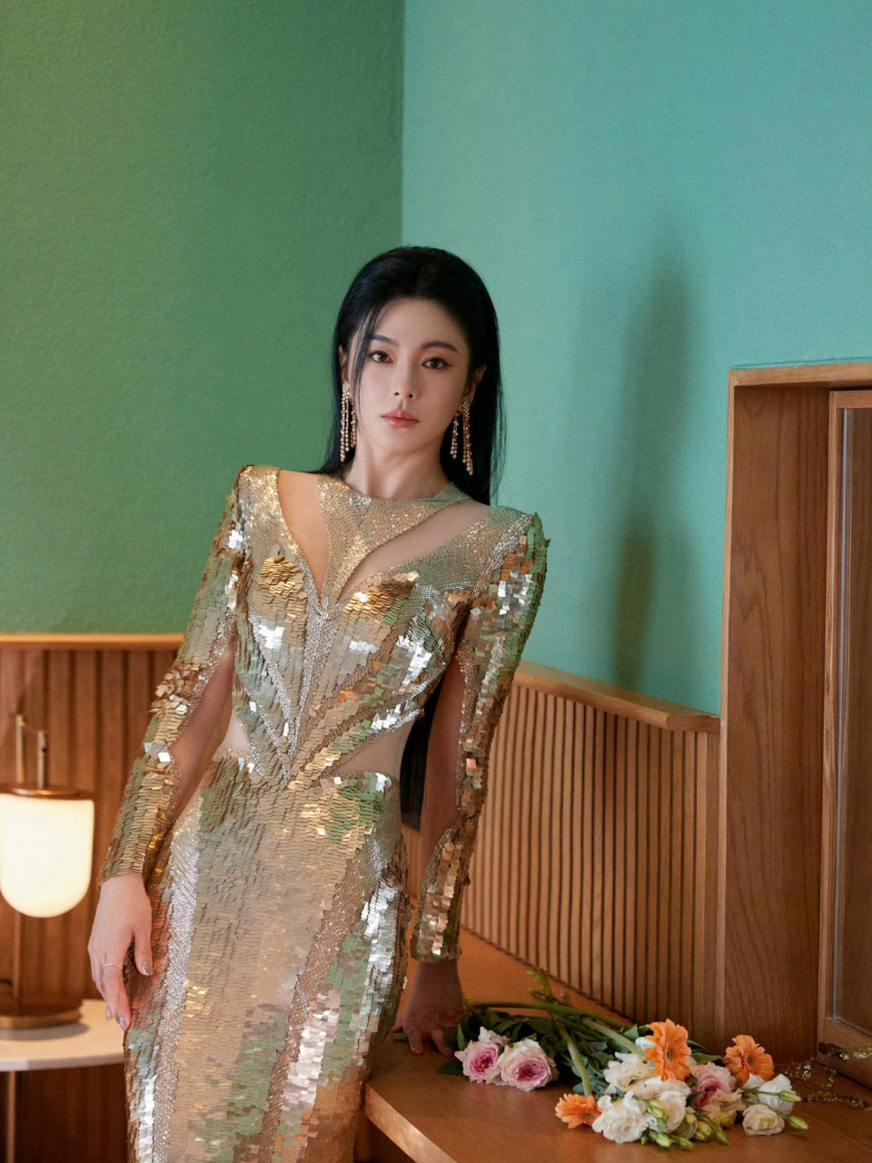 张雨绮新造型闪闪发光浪漫得不行