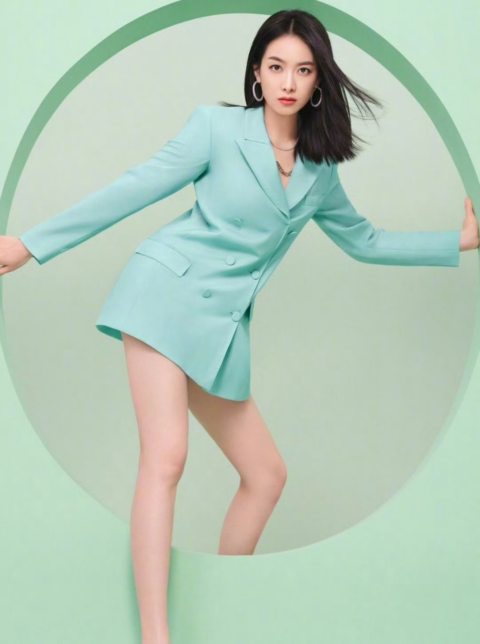 宋茜大长腿真好看