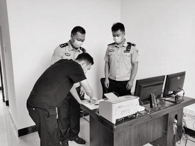 1995年浙江灭门惨案,22年后靠烟头破案,凶手却"易容"成知名作家