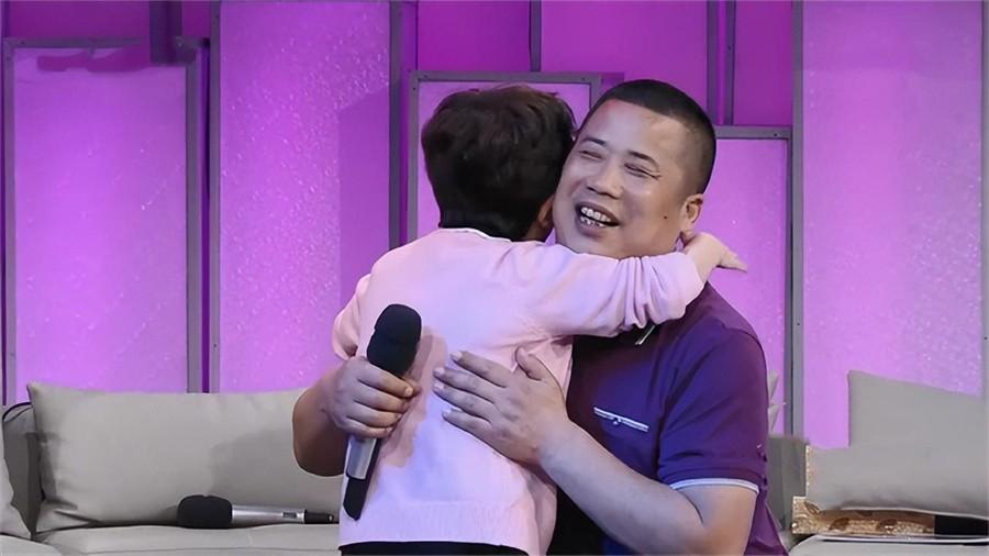 回顾1.12米袖珍妈妈:改变命运冒险生子,儿子14岁就考上西安交大