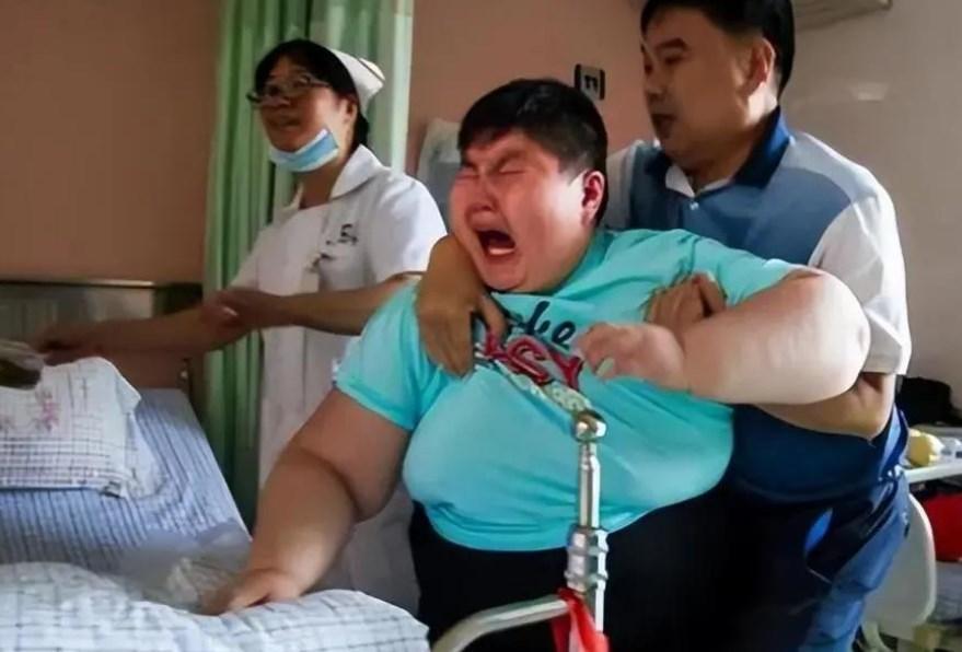 回顾超级小胖徐周磊:吃了18桶泡面死后浑身冒水,生前习惯很不好