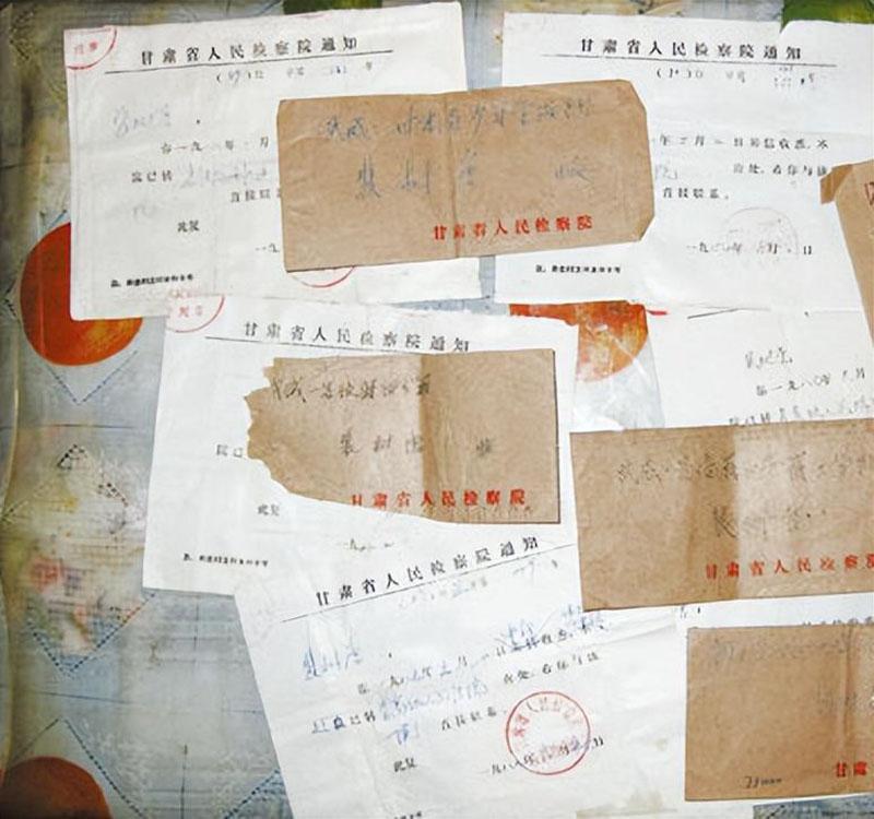 86年,男干部因强奸女演员入狱,出狱后女子向他跪下:是