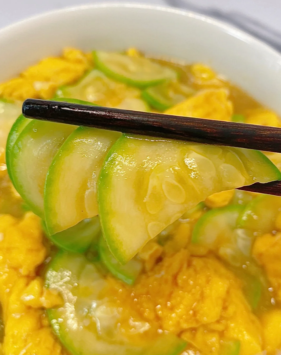 六,【西葫芦炒鸡蛋】