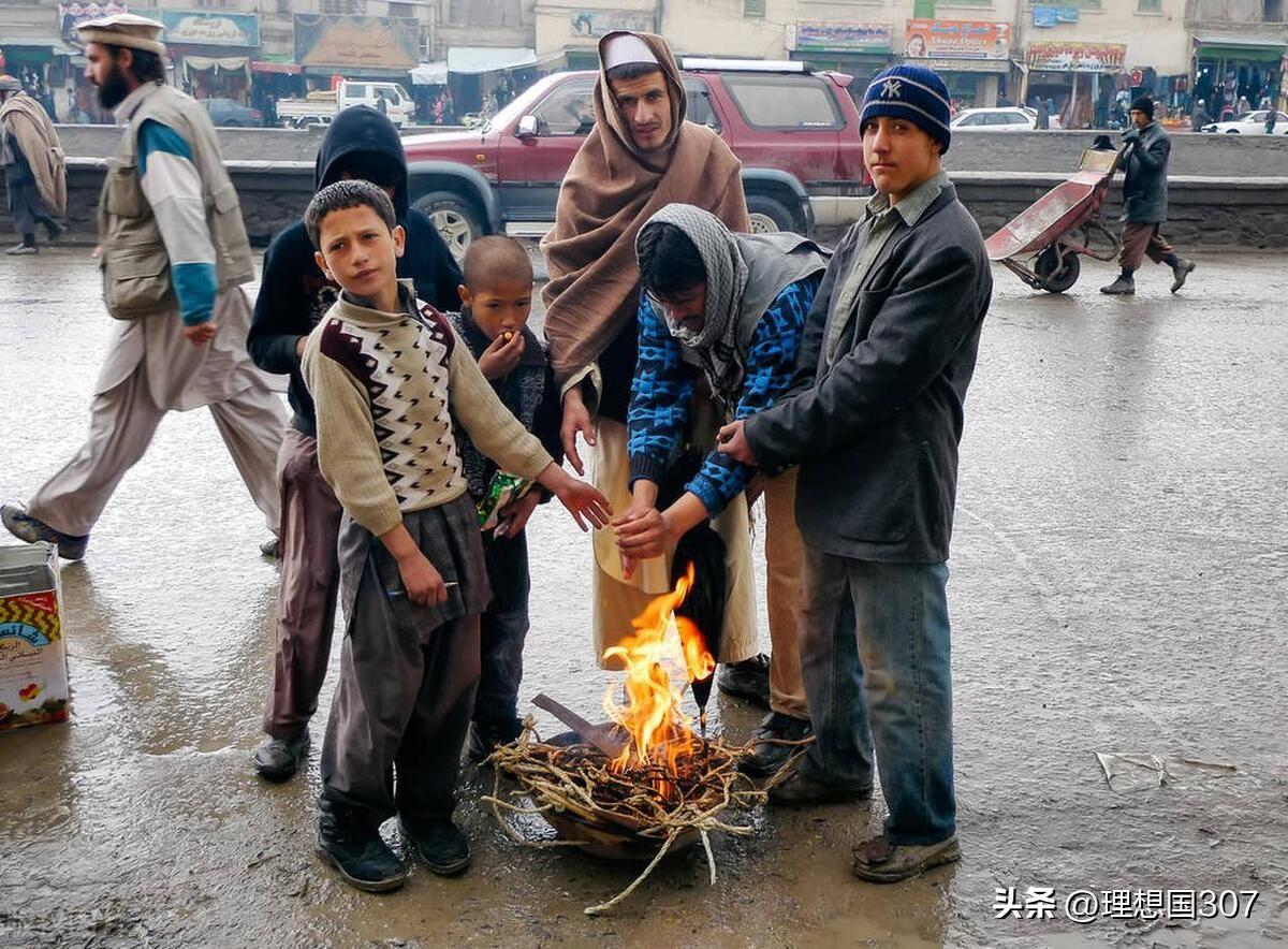 阿富汗:穿不完的布卡,不够种的地;处不完的关系,挖不了的矿