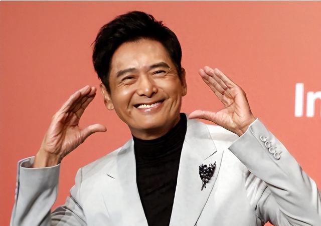 姜黎黎晚年跟小3岁汪宝生美国养老,如今的她,证明周润发没说错