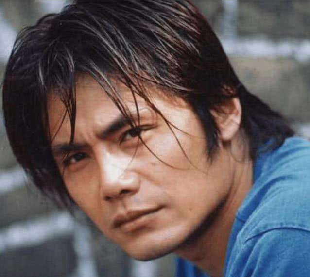 回顾:那个承诺说成名后绝不抛弃患难妻的邵兵,履行承诺了吗