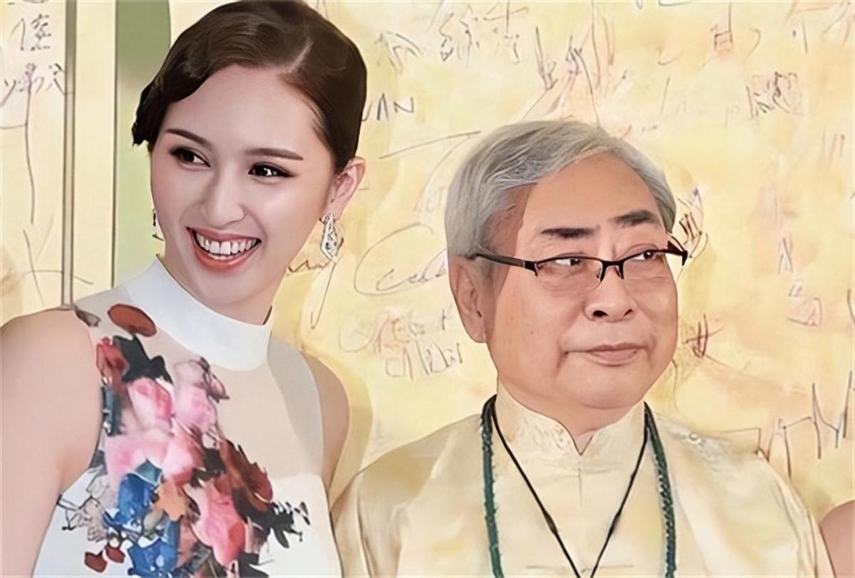 回顾宅男女神何傲儿:26岁委身大51岁的林建名,债务还清潇洒离去