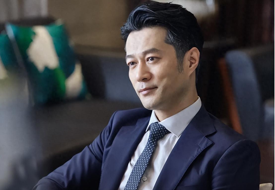 回顾谭凯:因演技太好被误认是日本人,51岁未婚,和老母相依为命