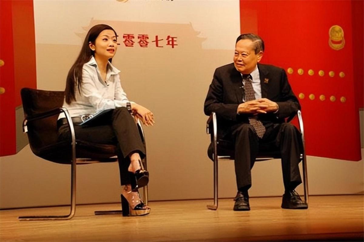 回顾凤凰卫视嫁的最好的主持曾子墨:瑞幸老板娘,曾言当二奶没错