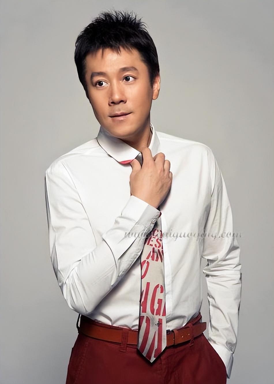 55岁蔡国庆官宣喜讯:这辈子最幸运的事,就是路上捡来一个老婆