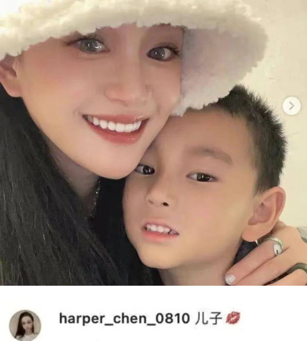 "之外,竟然还有"小四","小五",其中,就扯出了吴秀波与张芷溪的关系