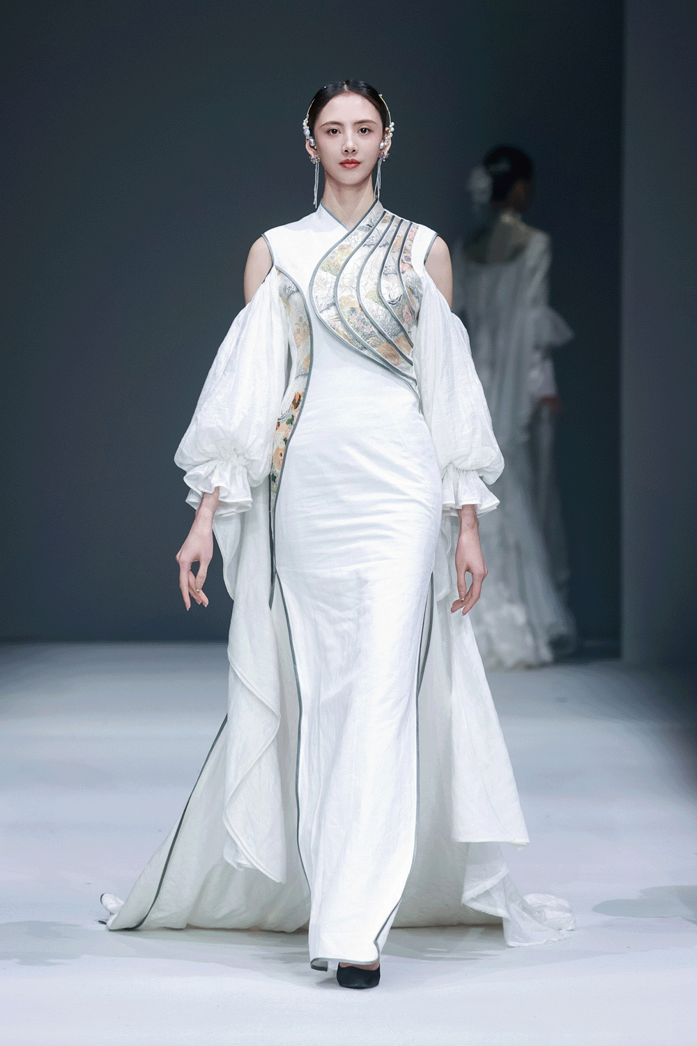 中国国际时装周上的非遗创新,如何以时尚面貌走进当代语境?