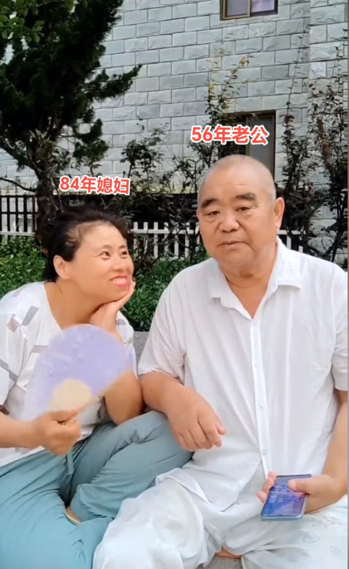 回顾河南姑娘爱上48岁男子,不要彩礼和婚礼,婚后还开货车养家!