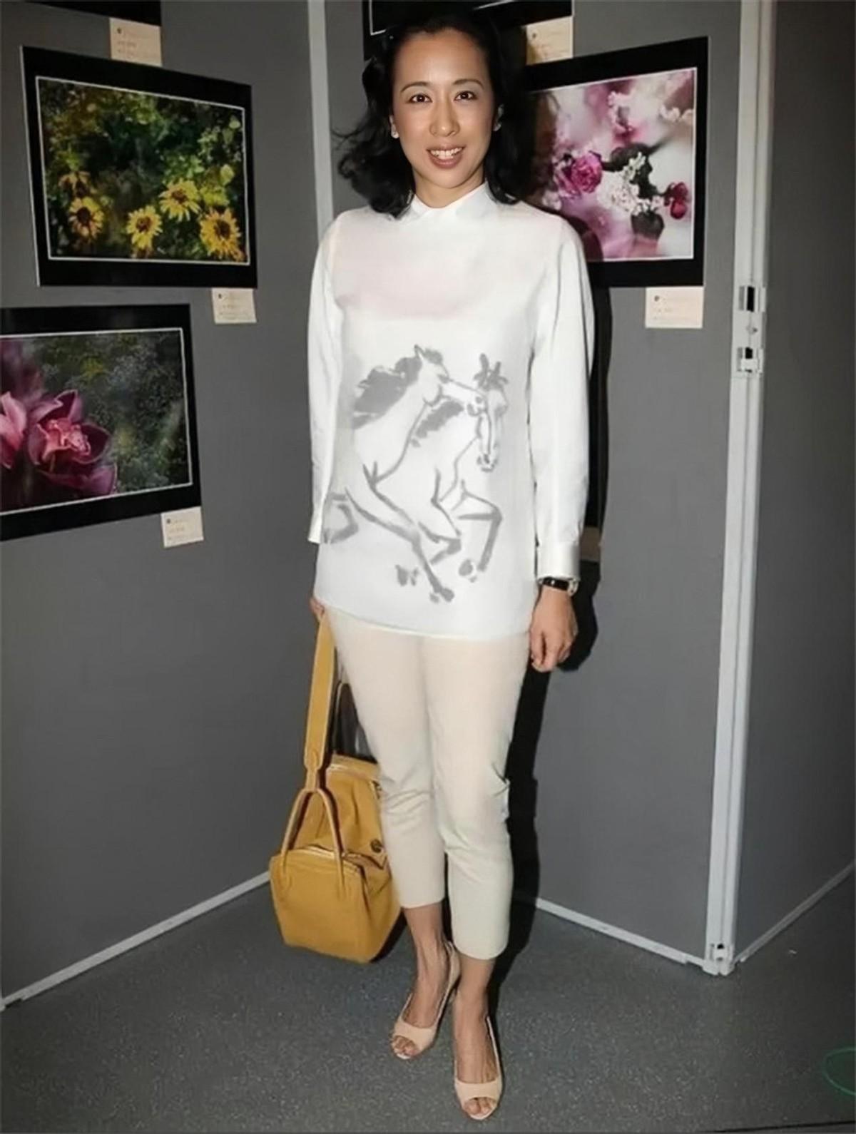 回顾朱玲玲:一家三姐妹,两个姐姐比她美,老公一个比一个有钱!