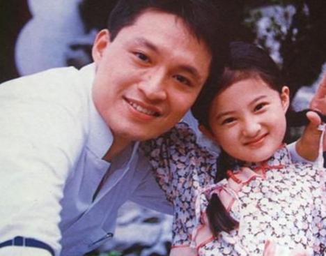 回顾金铭:我43岁虽没结婚,不代表没伴侣,人过得快活潇洒最重要
