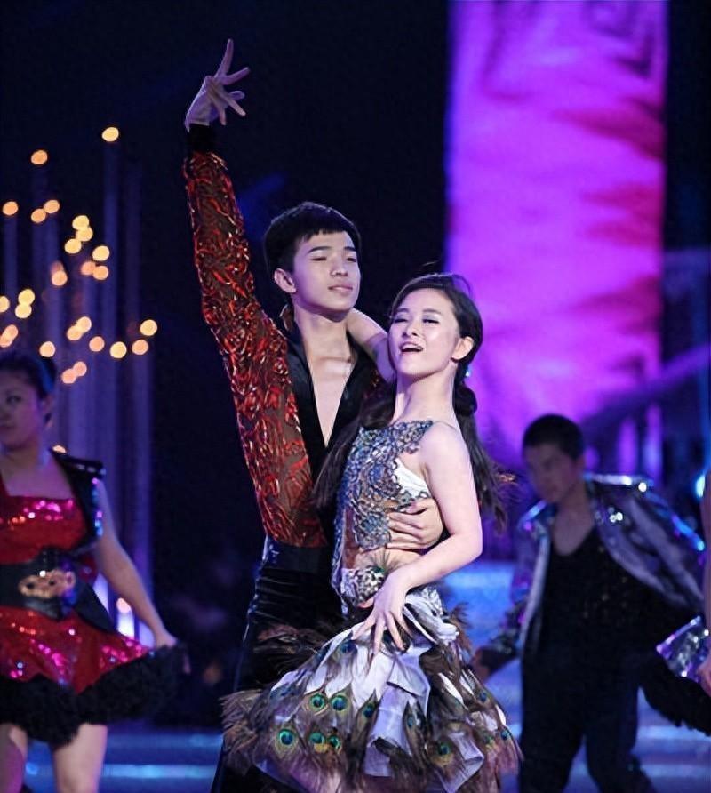 这突如其来的消息,让赵丹和秋捡的心中掀起了巨大的波澜.