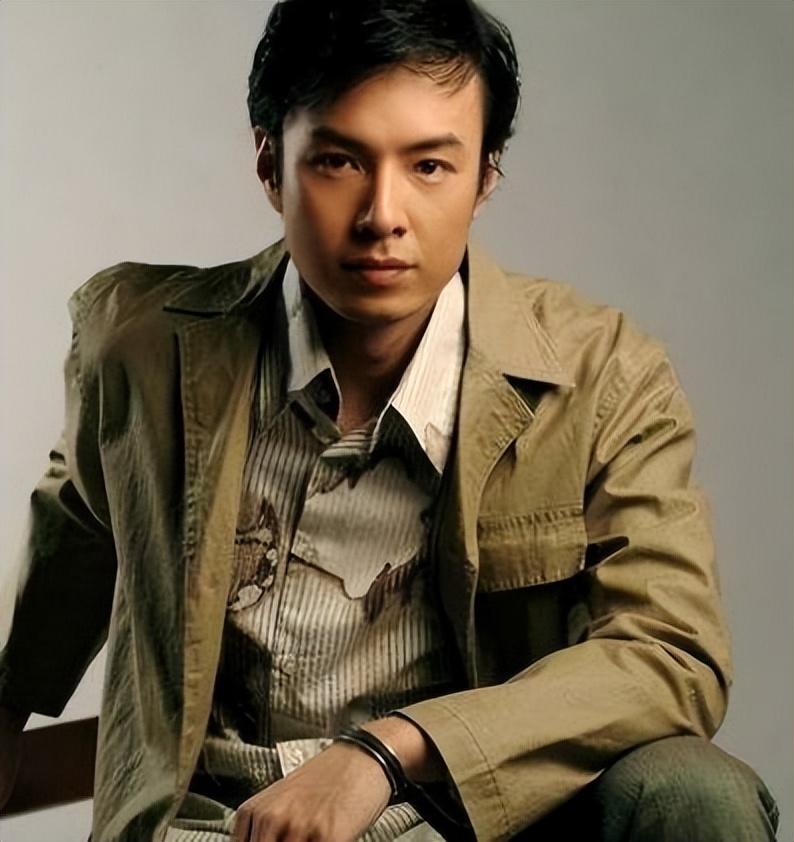 回顾因穷被女友嫌弃,一气之下娶普通女老师的朱铁,如今怎么样了