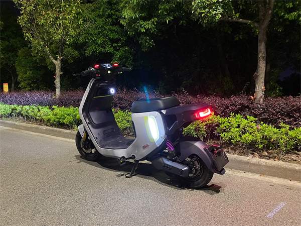 小牛电动车mqi l怎么样?充电时间要多久?值得购买吗?