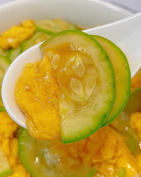 六,【西葫芦炒鸡蛋】