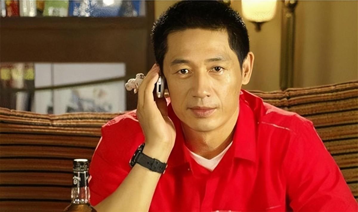 回顾演员石凉:和丛珊离婚后,再婚娶圈外人,儿子成他一生愧疚