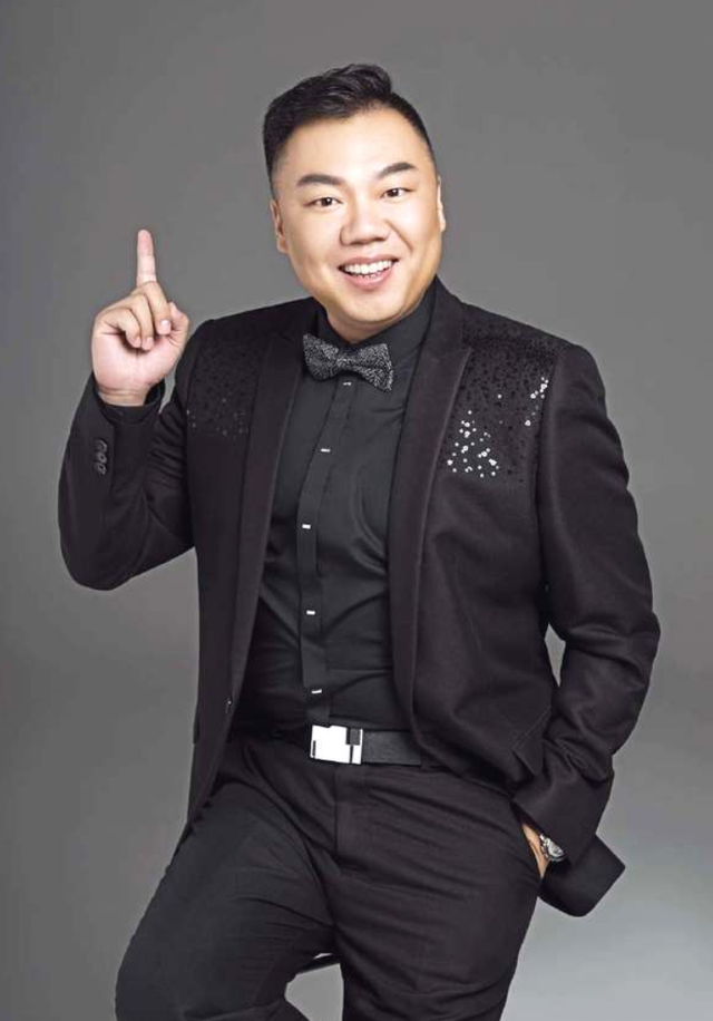 回顾姜超妻子张蒨:普通职业嫁明星丈夫,恩爱多年生一子