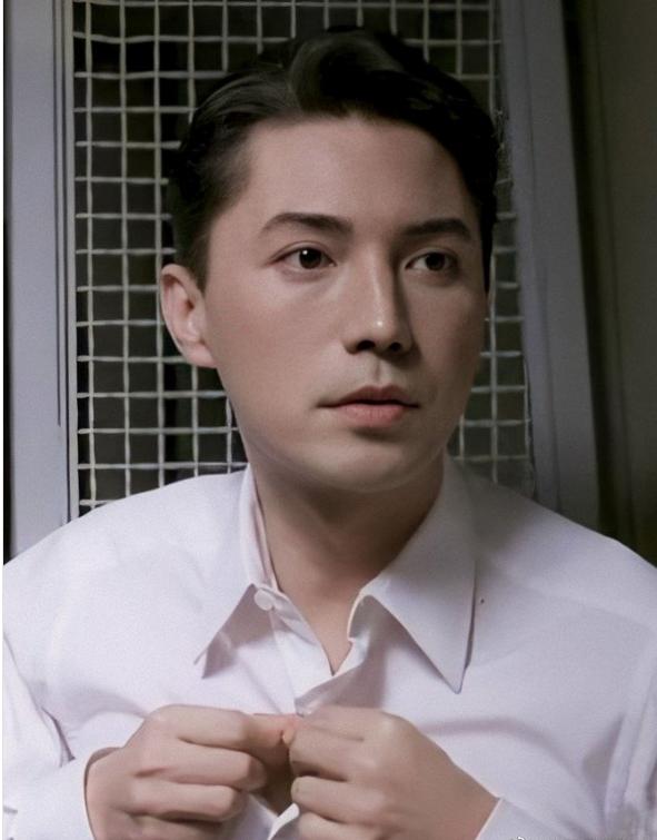 尊龙:亚洲第一美男,不知来处无妻无子,一个可怜的孤儿