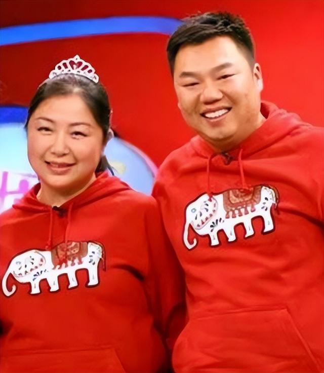 回顾姜超妻子张蒨:普通职业嫁明星丈夫,恩爱多年生一子