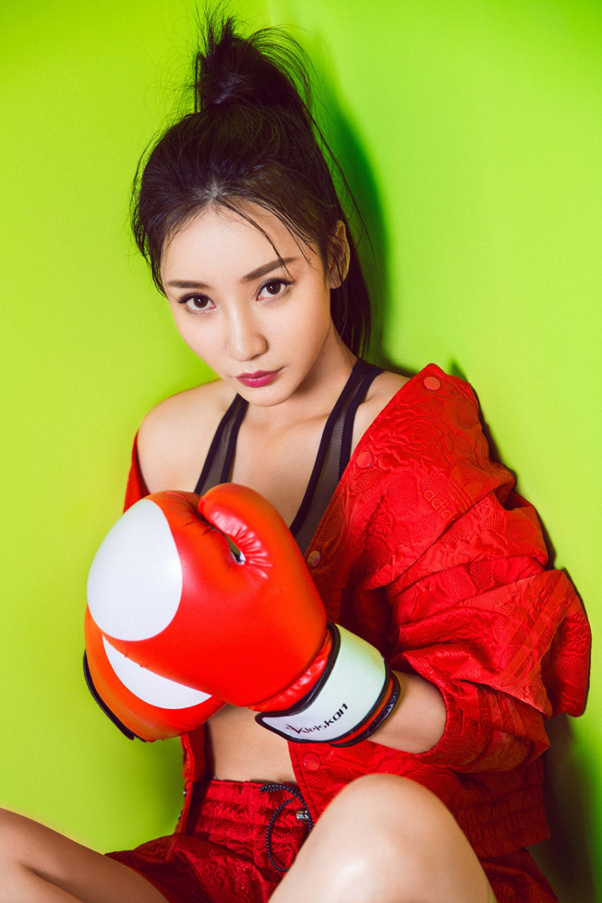 柳岩紧身衣运动大片,爱运动的女人最性感!