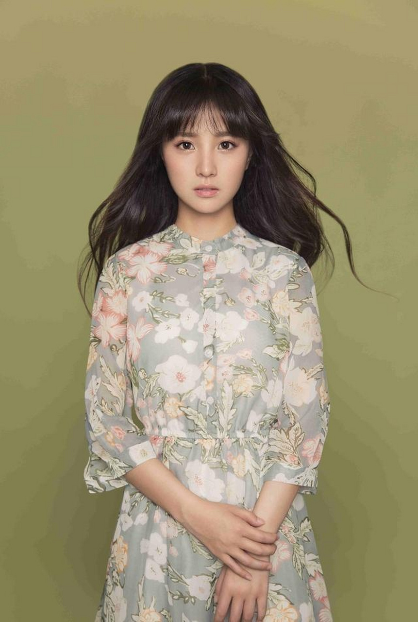 蒋佳恩绝美花儿独具古典与现代文艺感少女气质