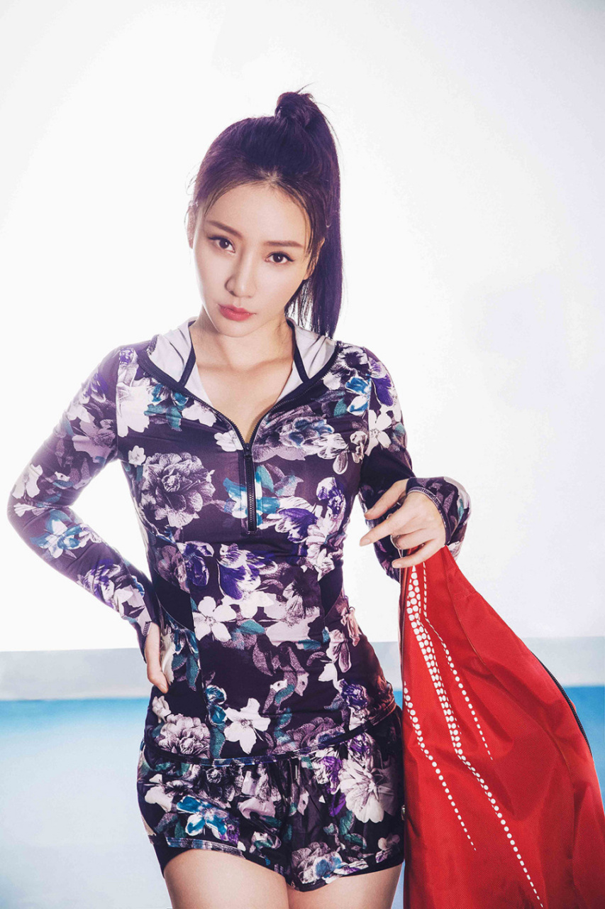 柳岩紧身衣运动大片,爱运动的女人最性感!