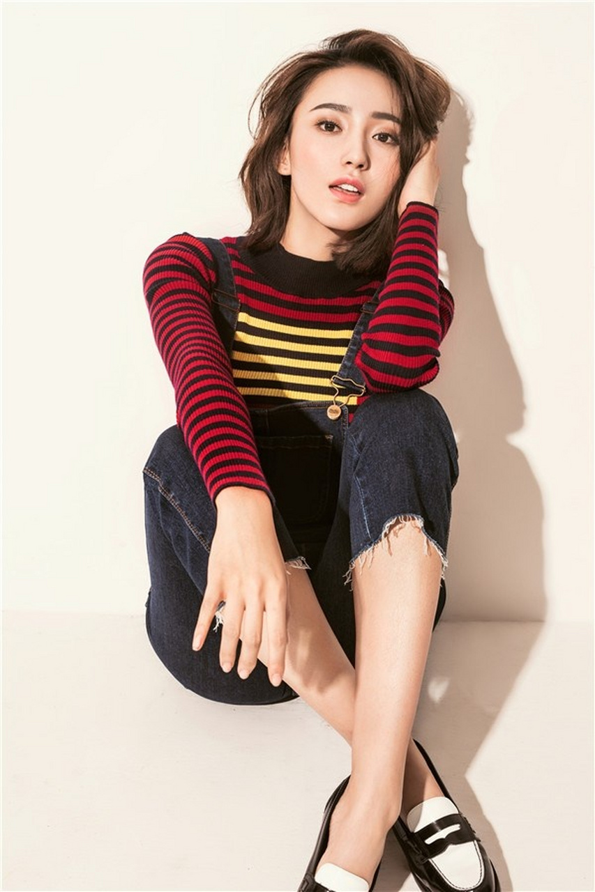 艾晓琪写真娇俏可人帅萌又甜美