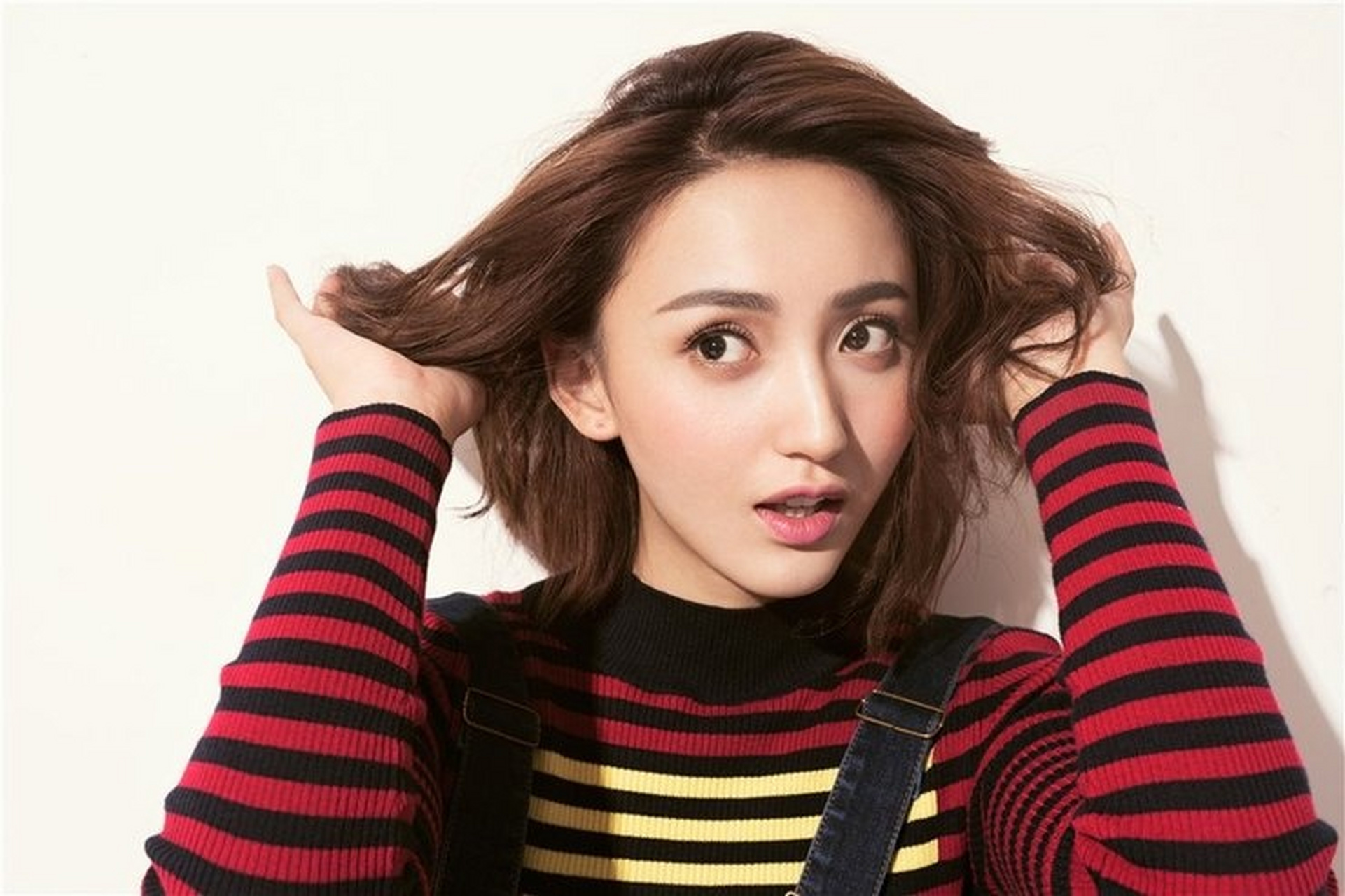 艾晓琪写真娇俏可人帅萌又甜美