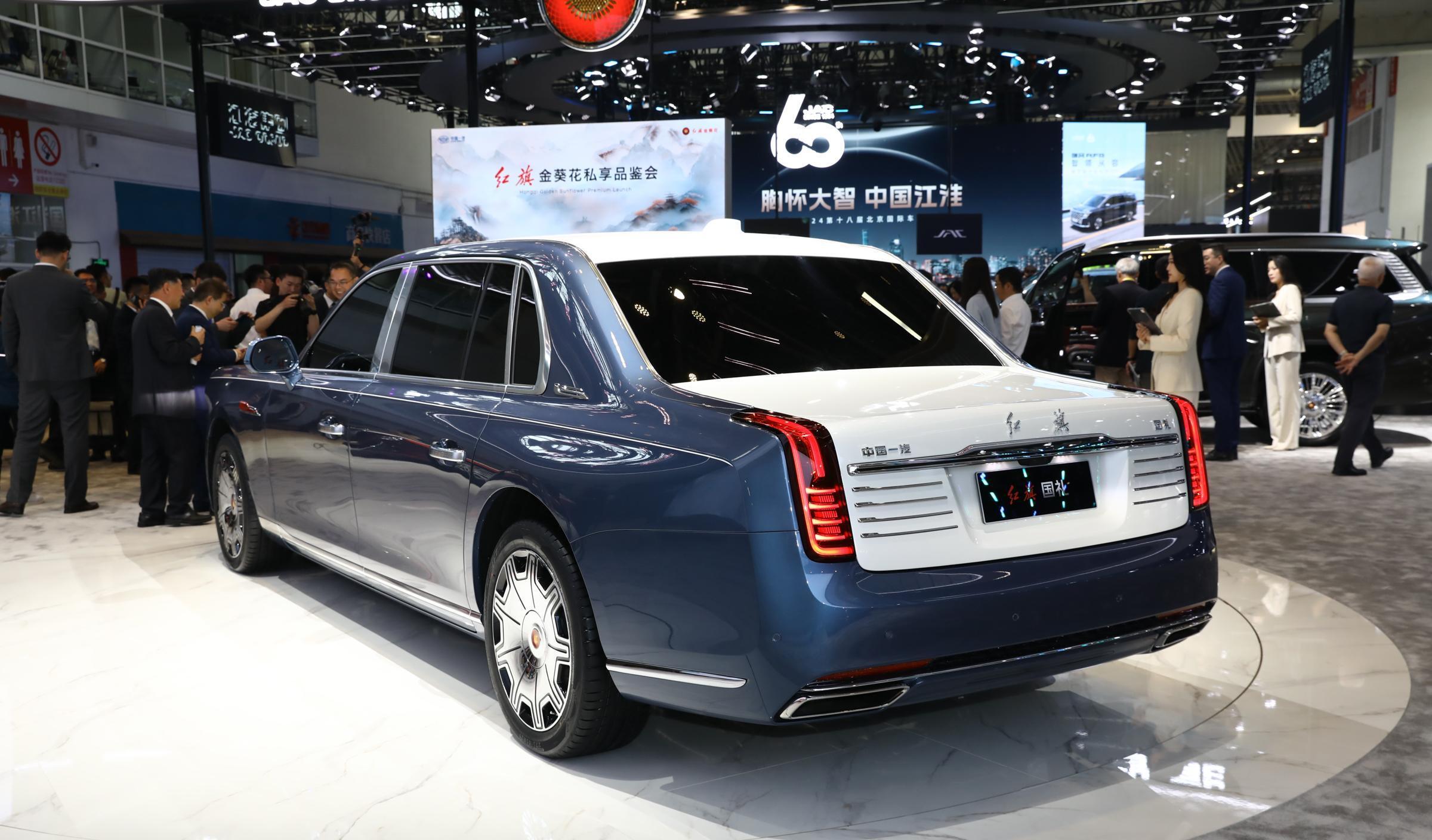 718万元!红旗国礼车型震撼上市,复古设计引领豪车新潮流