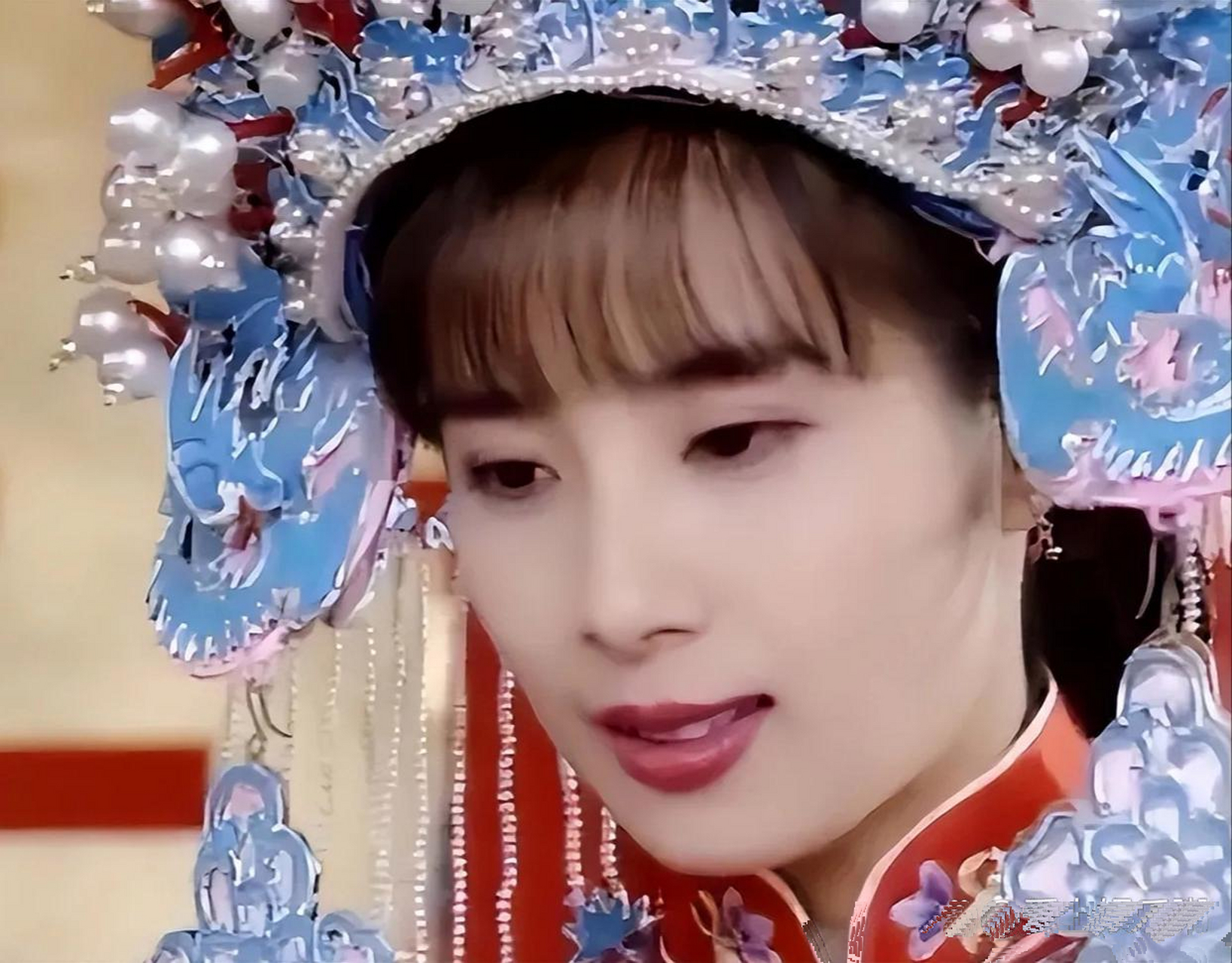 岳翎是琼瑶的第三代"琼女郎"