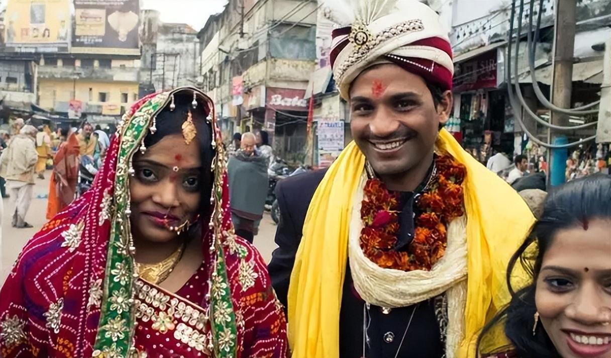 2020年,中国女孩远嫁小5岁印度男友,盛大婚礼引卫生部出动