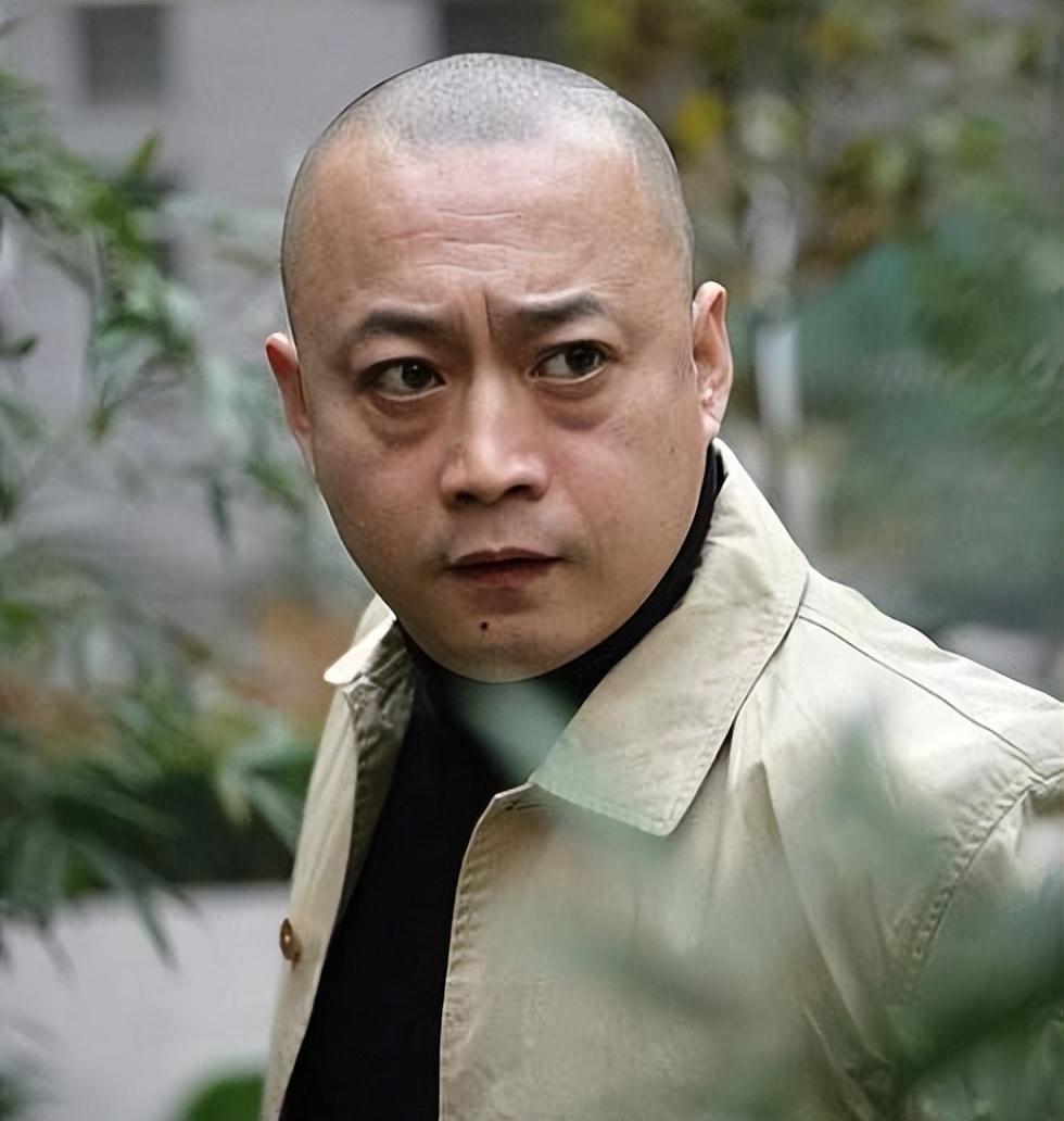 王宝德(饰演 封彪)