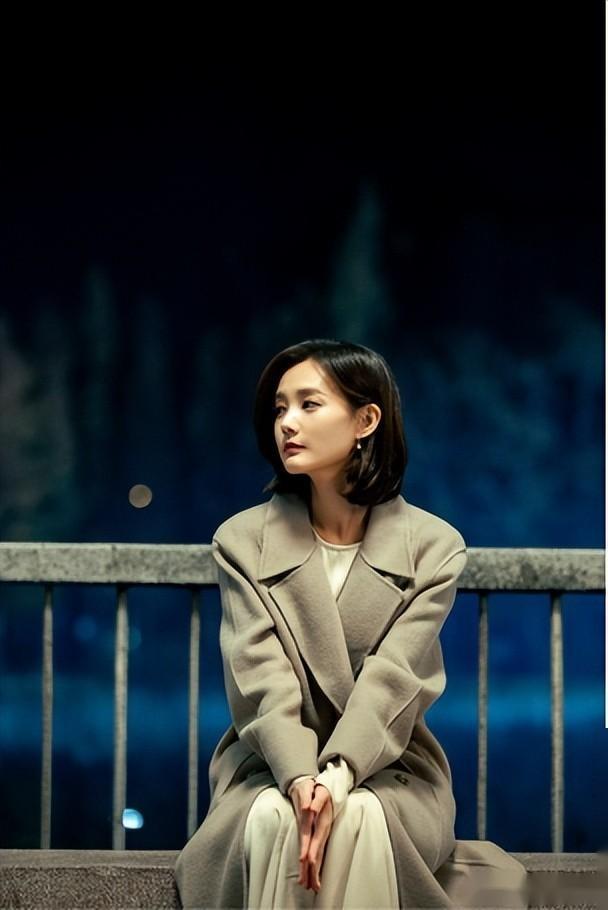 李一桐也是在电视剧《半妖倾城》中饰演了女主角白浅,这个角色是非常