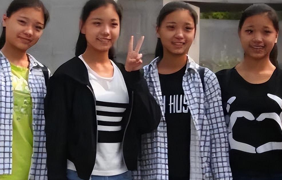 回顾:山东四胞胎冰清玉洁,上同所大学还住一间宿舍,回头率极高