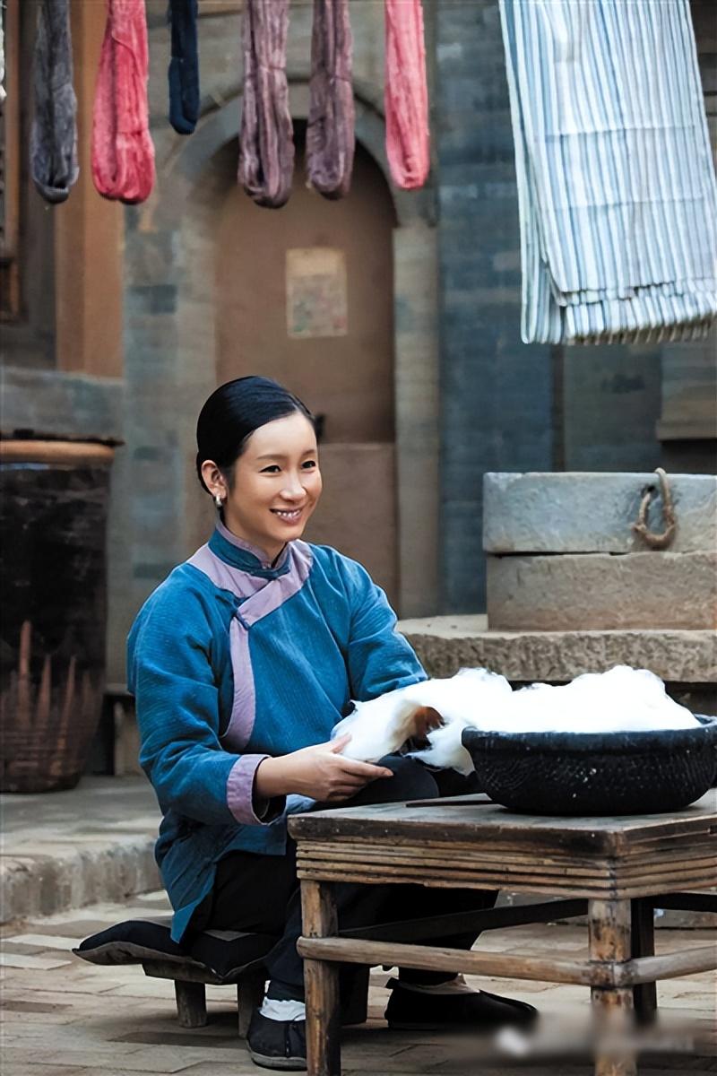 回顾秦海璐:被相恋4年的李厚霖抛弃,36岁嫁二婚王新军苦尽甘来