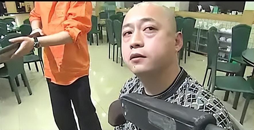 王宝德(饰演 封彪)