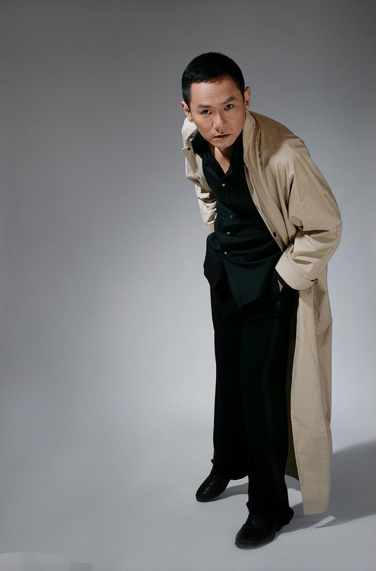 回顾:佟欣离世14年了,果靖霖的痴爱令人泪目,53岁仍独自生活