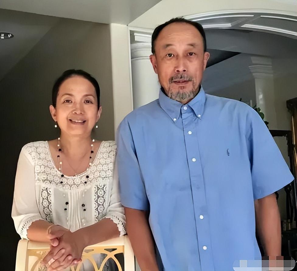 回顾霍凡:嫁给大12岁二婚张丰毅,29年未生子女,却被丈夫宠成宝