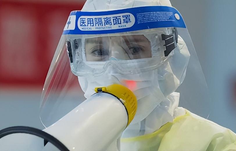 袁泉:6根钢钉1根钢条,出道23年坚守初心,她活得有多清醒?