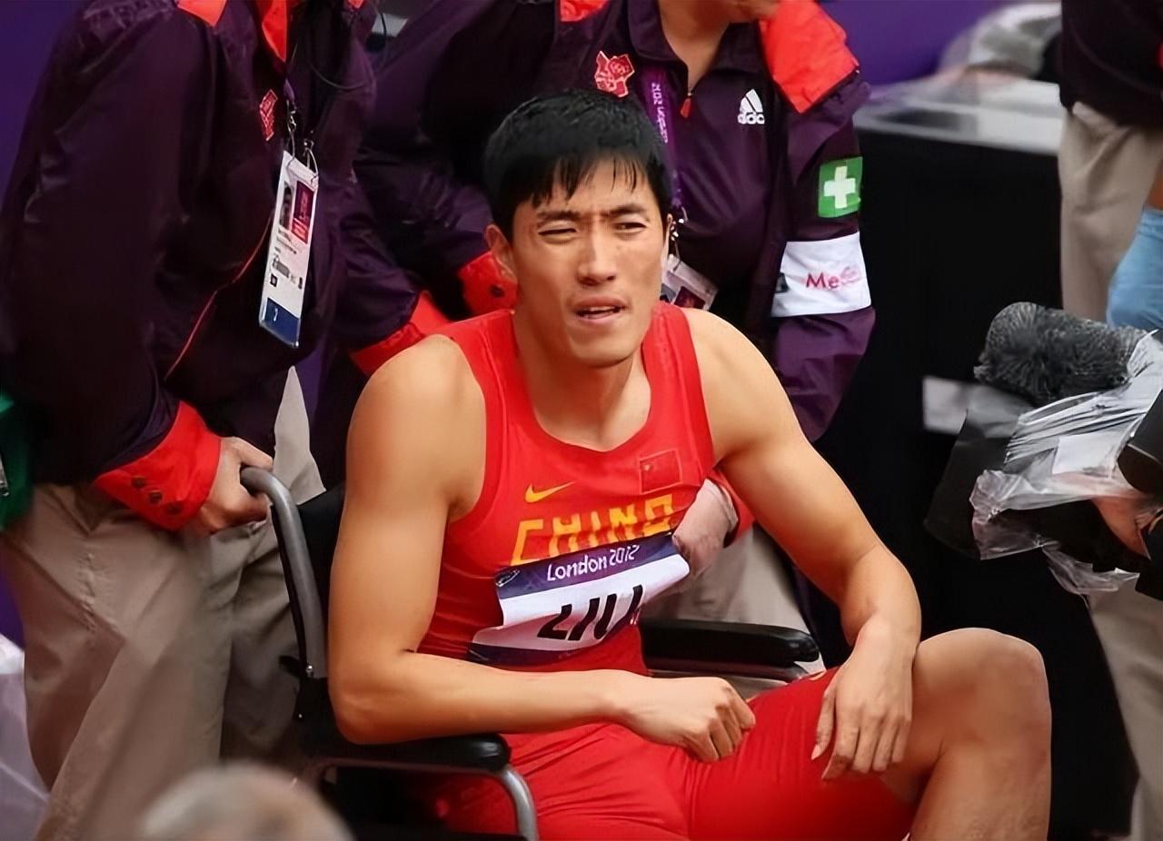 12年,中国举重运动员哭着连说三个"对不起",背后原因让人泪目