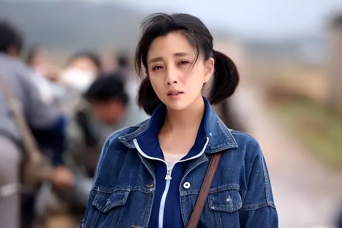 "纯欲女王"殷桃:前夫入狱身陷包养丑闻,金鹰视后大败迪丽热巴