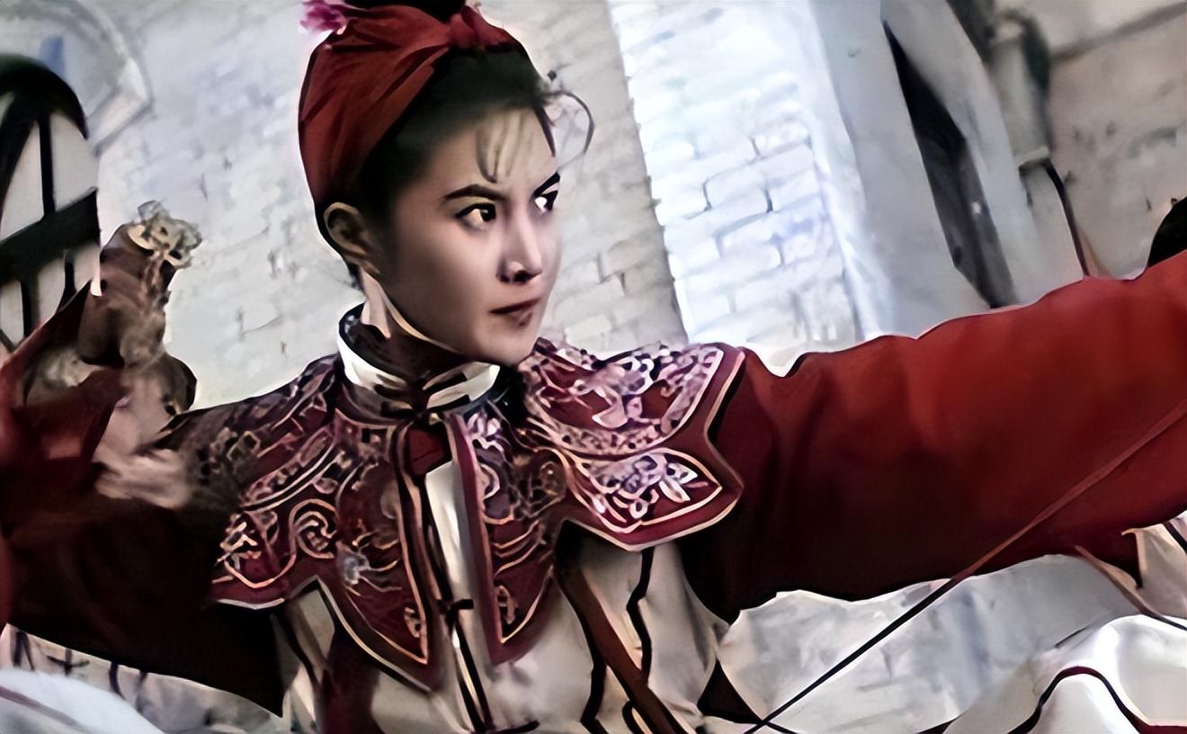 回顾常戎与王菁华分手:他娶娇妻幸福美满,她50岁仍单身惹人心疼