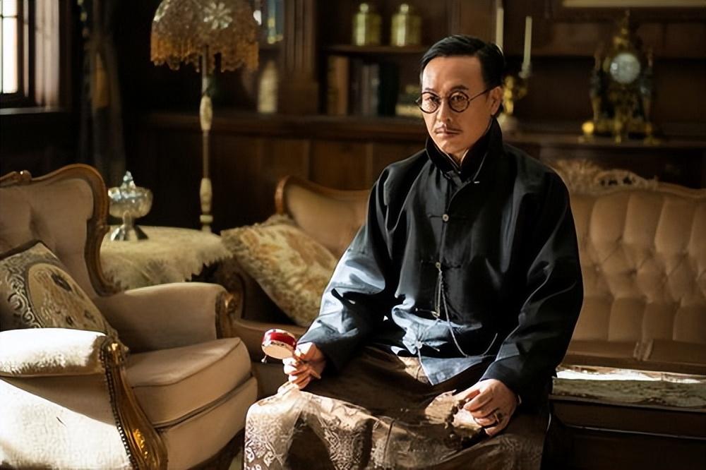 郭翼青的父亲名叫郭镜心,在武汉当地颇具名望,家中往来客人也都是有头