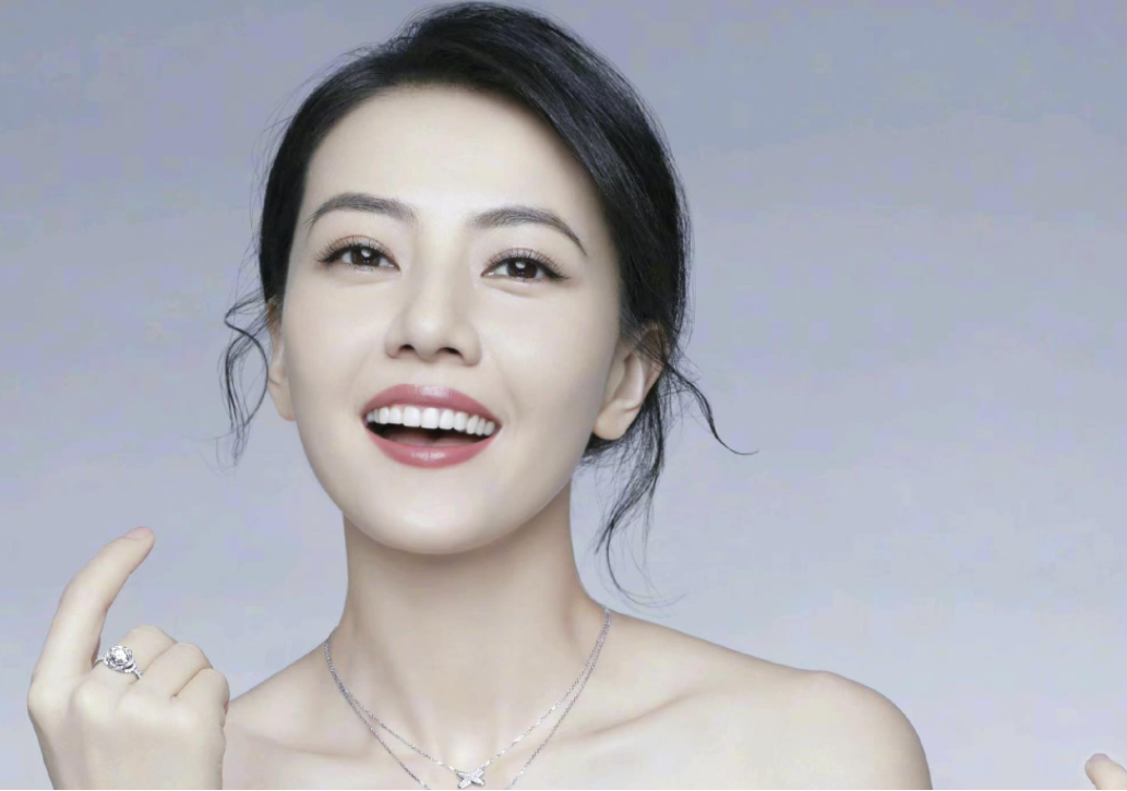 "有舍必有得",不拍戏就"消失"的高圆圆,早已活成了贤妻良母