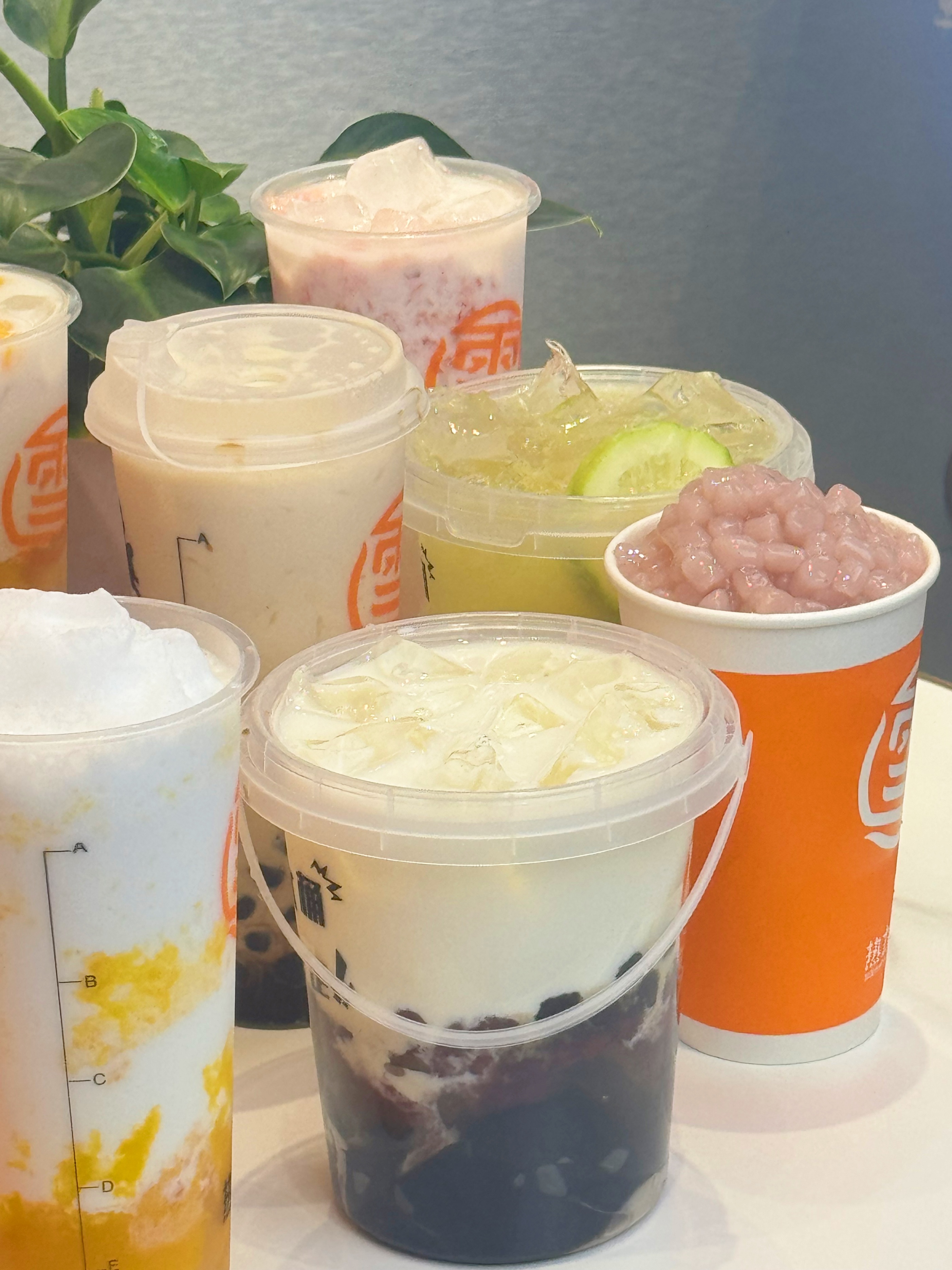 热力雪茶饮丨那些与奶茶店"绝配"的邻居店铺,你get了吗?