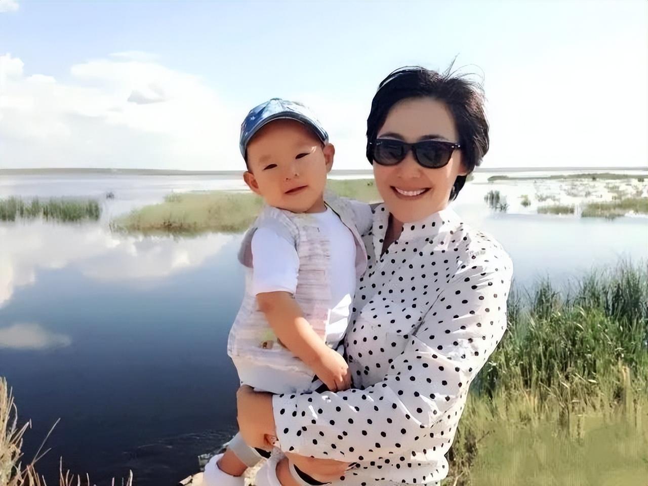 回顾阿斯茹:嫁给瘫痪的谷智鑫,不照顾8年,两度错失婚礼成遗憾